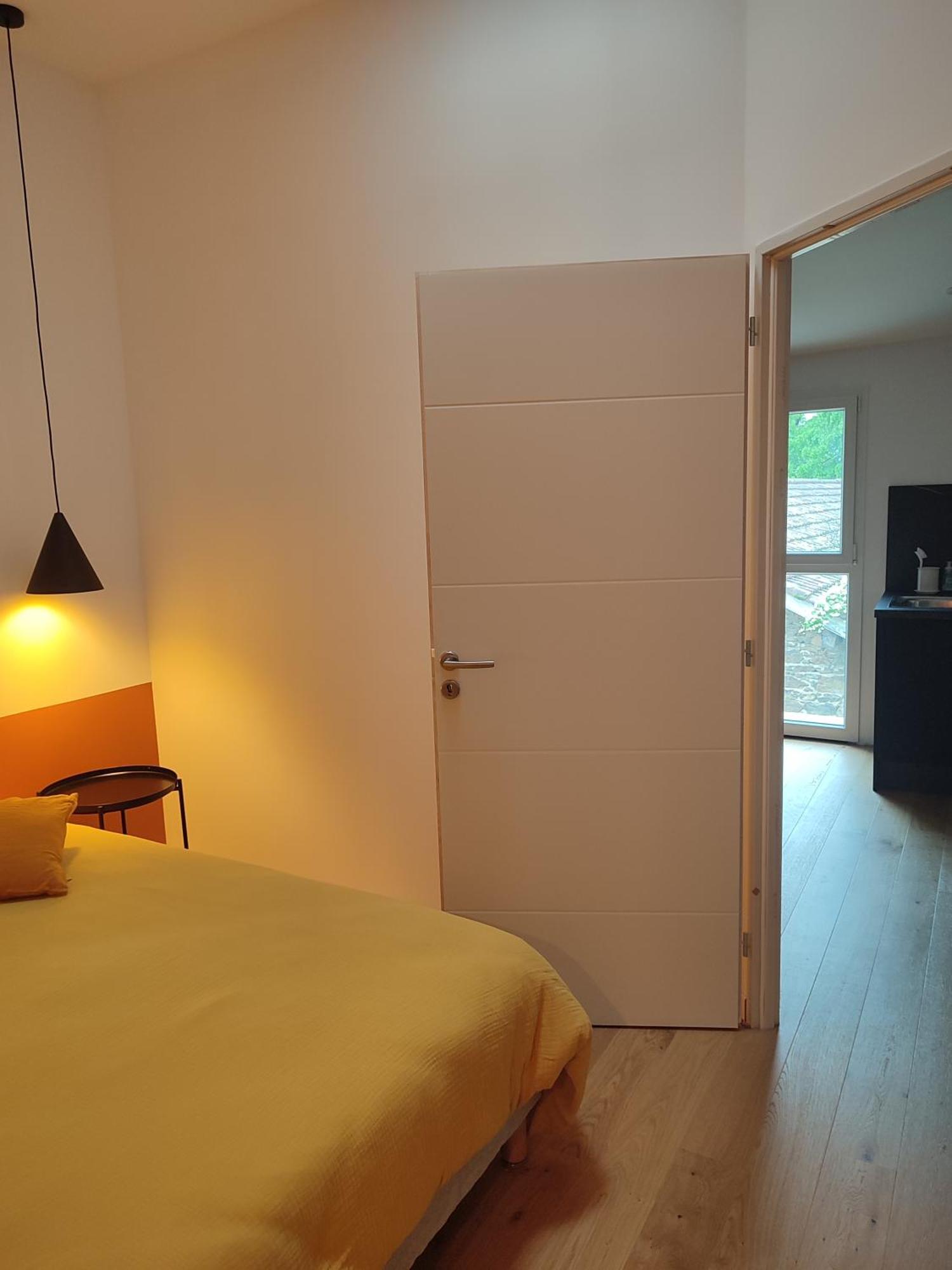 Le Petit 1881 Appartement Ampuis Buitenkant foto