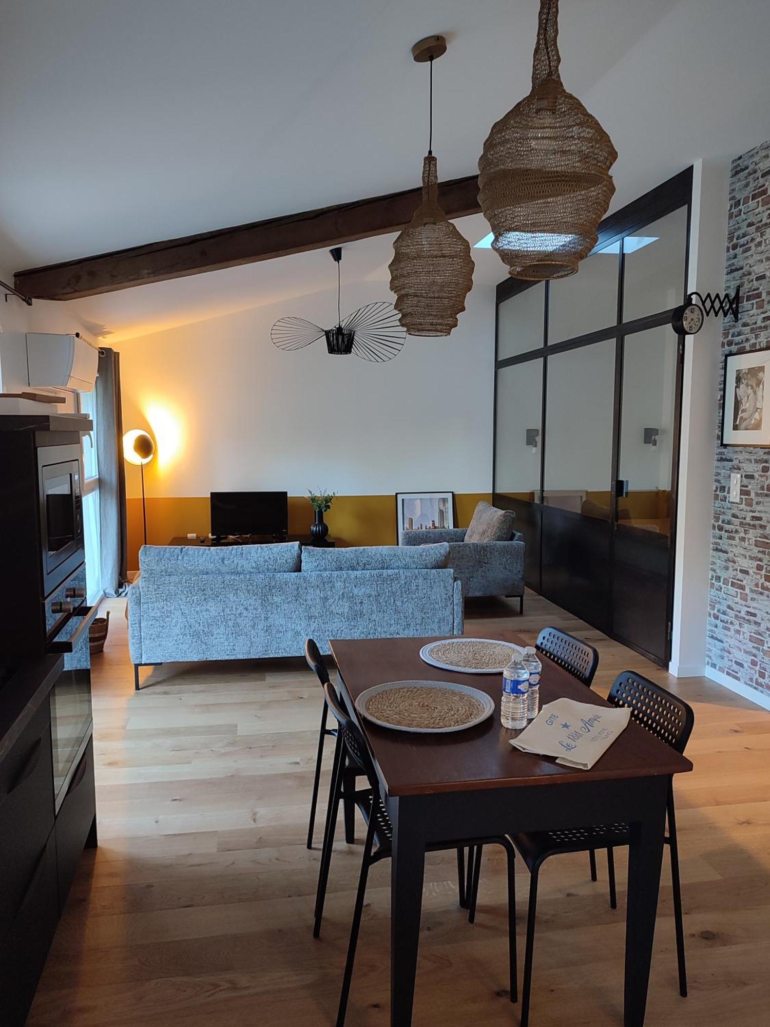 Le Petit 1881 Appartement Ampuis Buitenkant foto